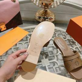 Picture of Louis Vuitton Slippers _SKULVsz35-42mnf0504565